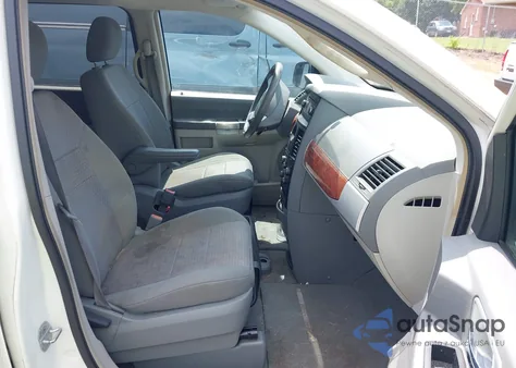 2008 Chrysler Town & Country Touring из США, поврежденный, VIN 2A8HR54P08R141495